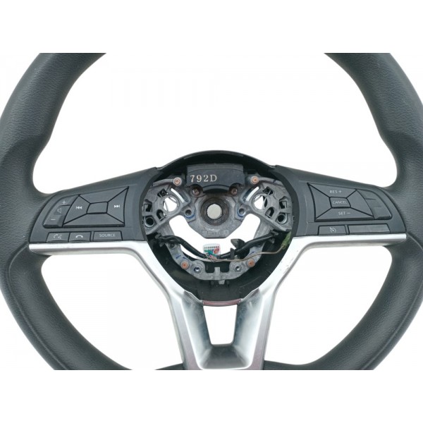 Volante Direção Com Comandos Nissan Kicks 2020 2022 Original Cinza Com Detalhes Em Prata