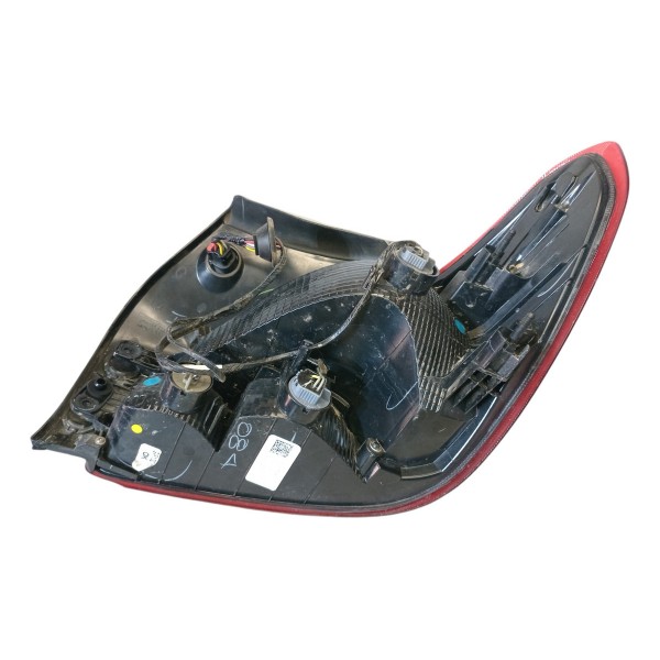 Lanterna Le Original Gm Onix Turbo 2020 2024 C Soquete Esquerdo Vermelho E Cristal