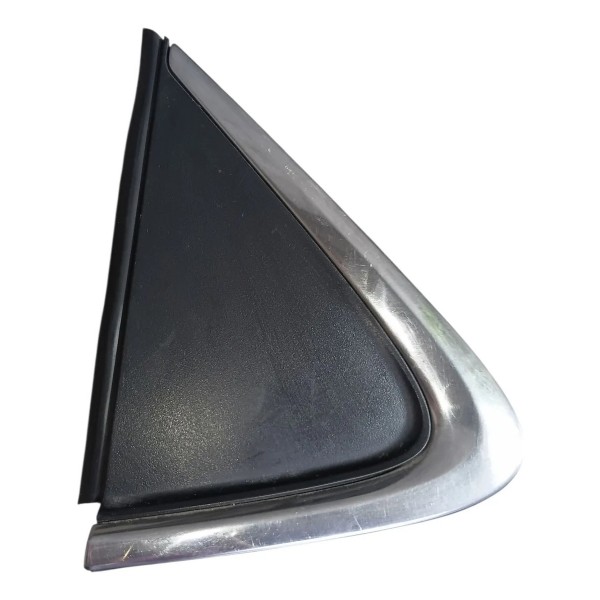 Moldura Externa Traseira Esquerda Chevrolet Onix 2020