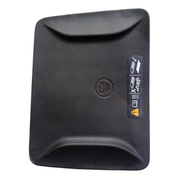 Capa Acabamento Carregador Indução Chevrolet Onix 2020