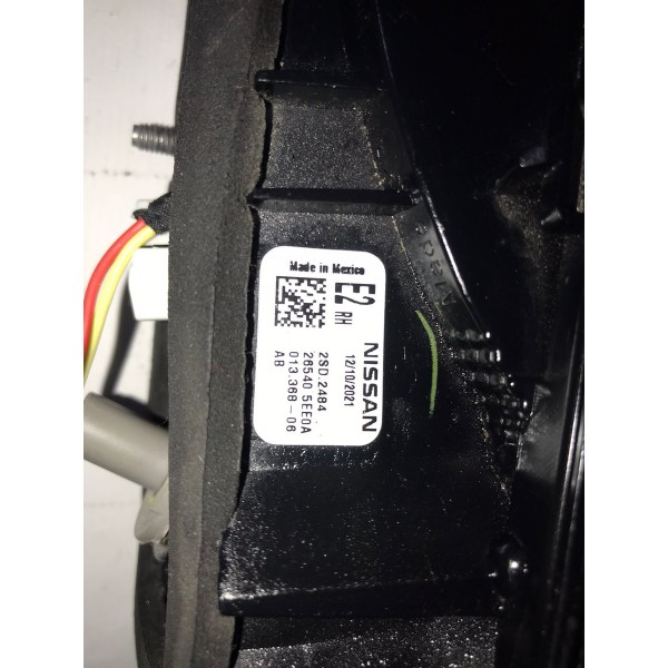 Lanterna Tampa Tras Nissan Versa Ld 2020 2022 Original Direito Vermelho