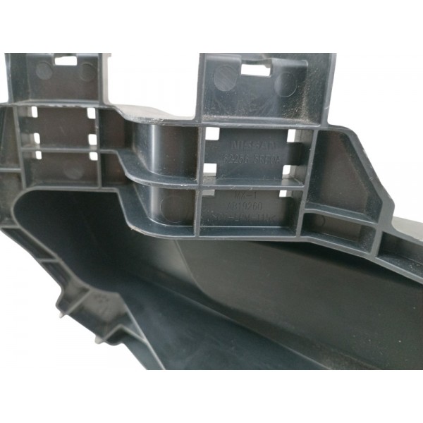 Moldura Farol De Milha Esquerdo Kicks 2019 2021 Original  Preto Esquerdo