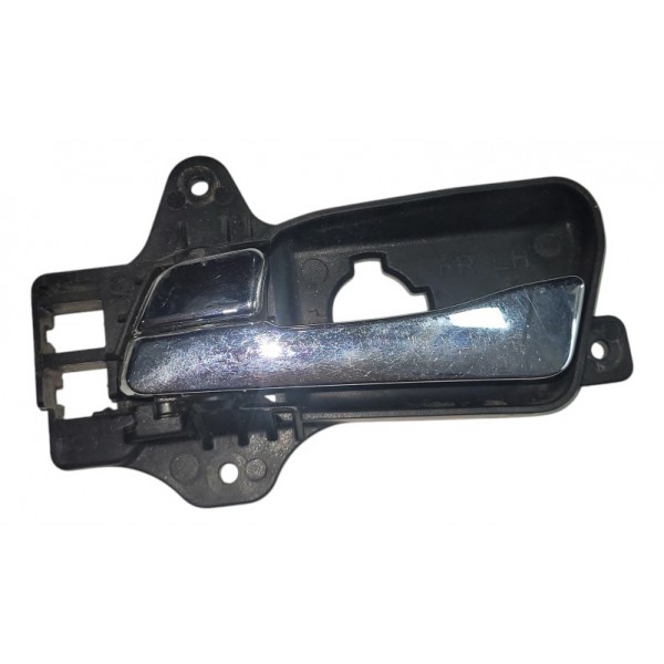 Maçaneta Interna Traseira Esquerda Hyundai I30 2008 2012 Preto E Cromado Dianteira/traseira