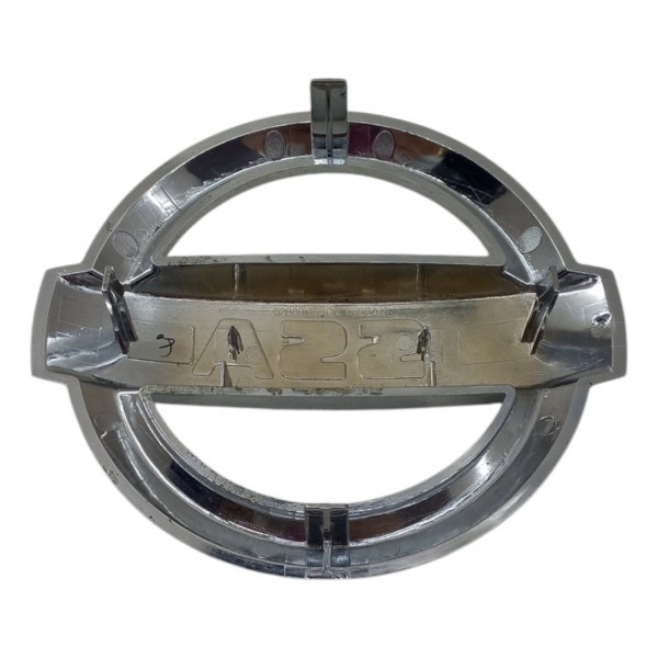 Emblema Nissan Versa Grade Parachoque Diant Origi 2016 2021