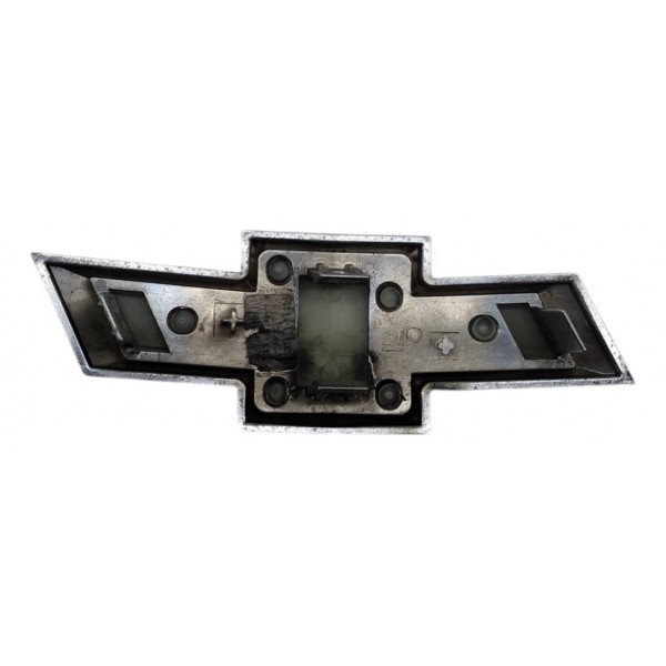 Emblema Grade Diant Gm Spin 2019 2024 C Detalhe