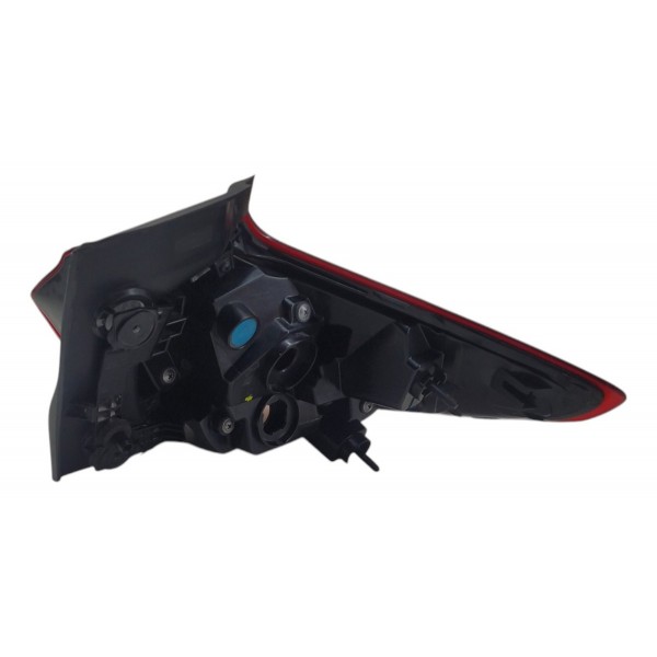 Lanterna Tras Gm Tracker Le 2020 2023 C Detalhe