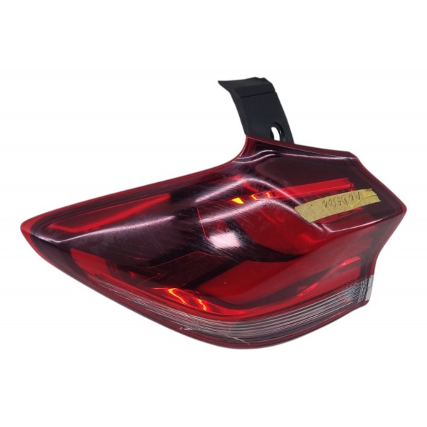 Lanterna Tras Gm Tracker Le 2020 2023 C Detalhe