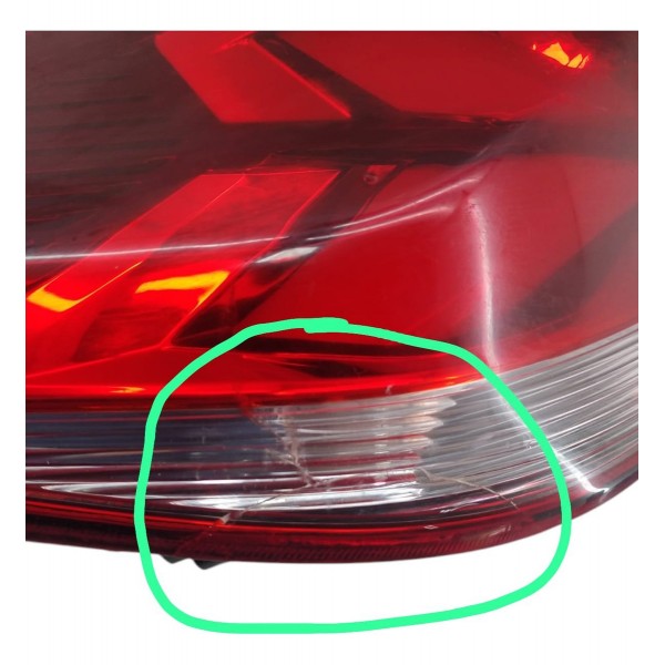 Lanterna Tras Gm Tracker Le 2020 2023 C Detalhe