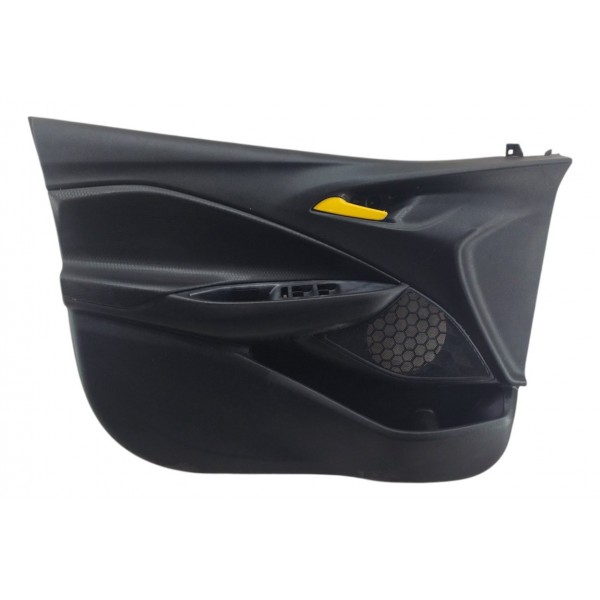 Forro Porta Diant Gm Onix Le 2020 2024 C Detalhe Preto Com Detalhe Amarelo