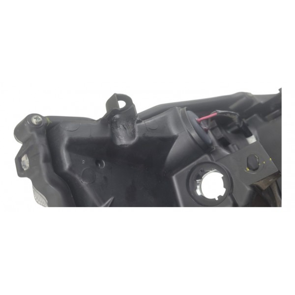 Farol Direito Yaris 2019/2022 C/projetor Com Detalhe Direito/passageiro