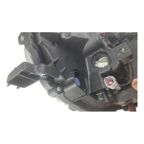 Farol Direito Yaris 2019/2022 C/projetor Com Detalhe Direito/passageiro