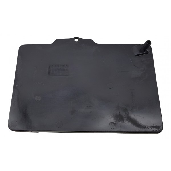 Tampa Caixa Bateria Fiat Toro Ranch 2023 Detalhe