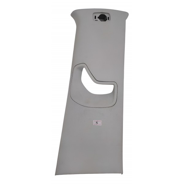 Moldura Cinto De Segurança Tracker Direito 2022 Bege