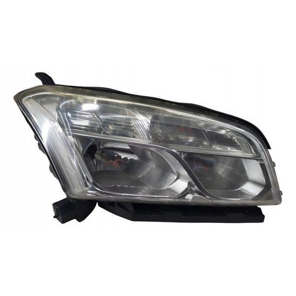 Farol Direito Chevrolet Tracker 2013 2016